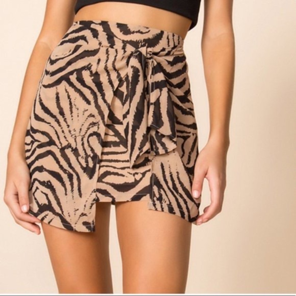 Superdown Tiger Print Wrap Skirt// SMALL